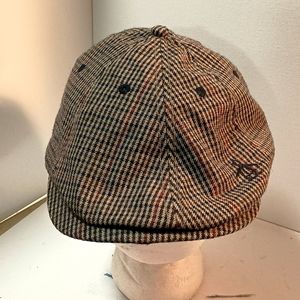 Newspaper boy cat by Pegasus